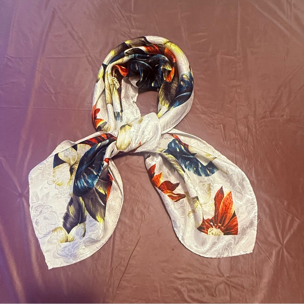 Vintage Floral Print White Satin Silk 31” Square Scarf - Women’s Accessory - Picture 3 of 8